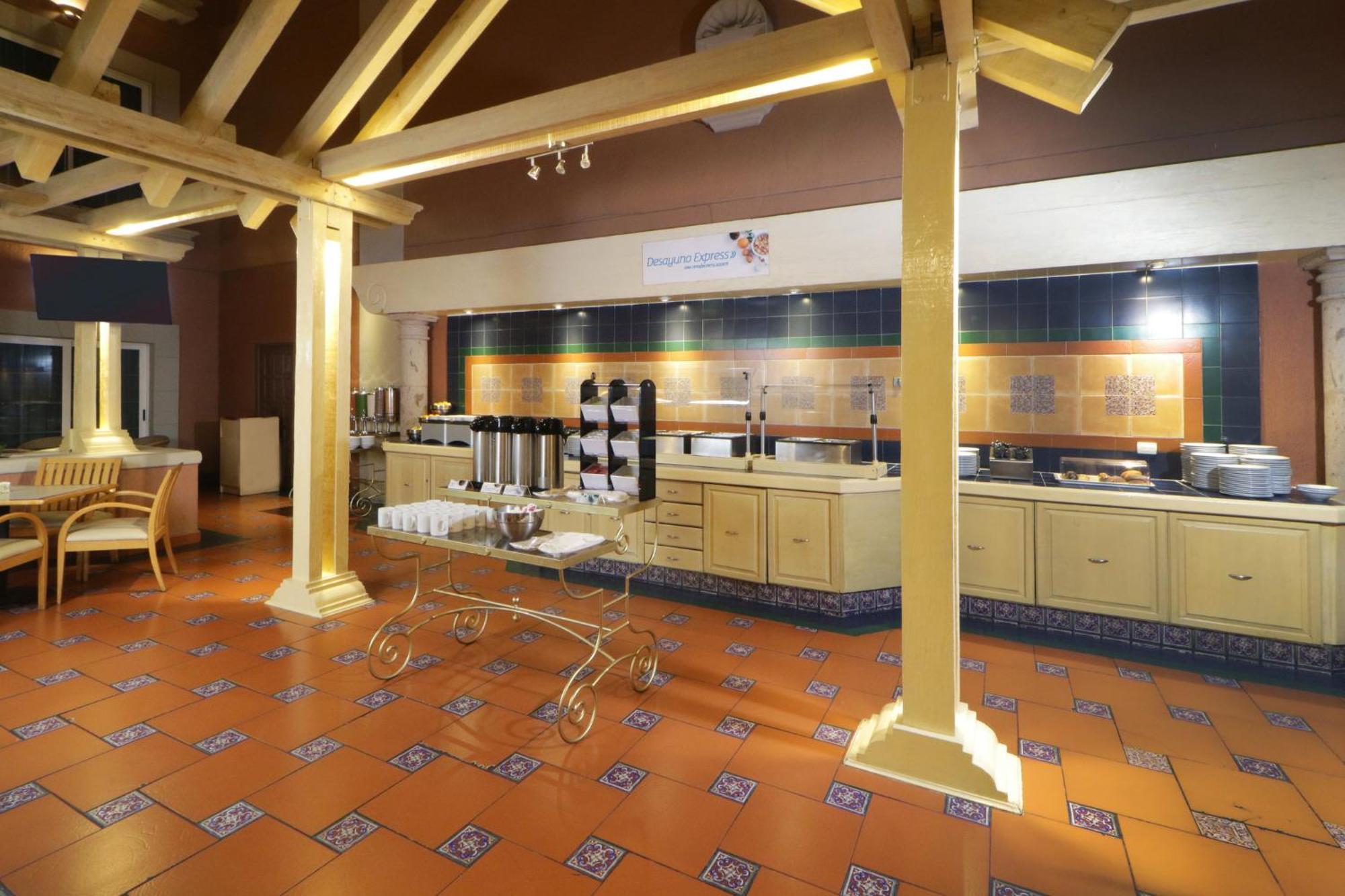 Holiday Inn Express Monterrey Galerias-San Jeronimo By Ihg Εξωτερικό φωτογραφία